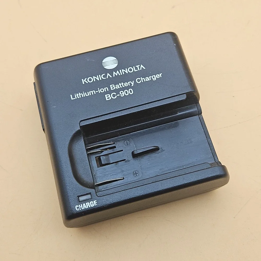 Konica Minolta Lithium-ion Battery Charger BC-900